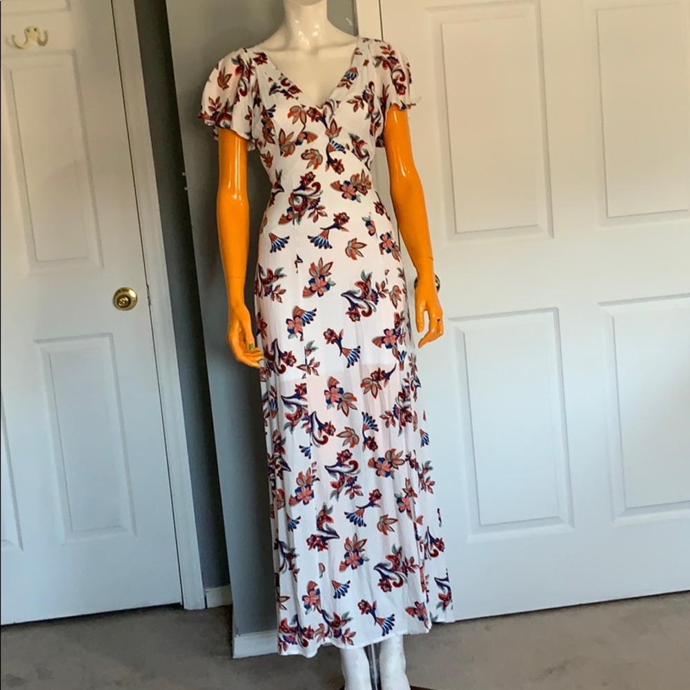 Beautiful Flowy Summer Dress- NEW W/O TAGS